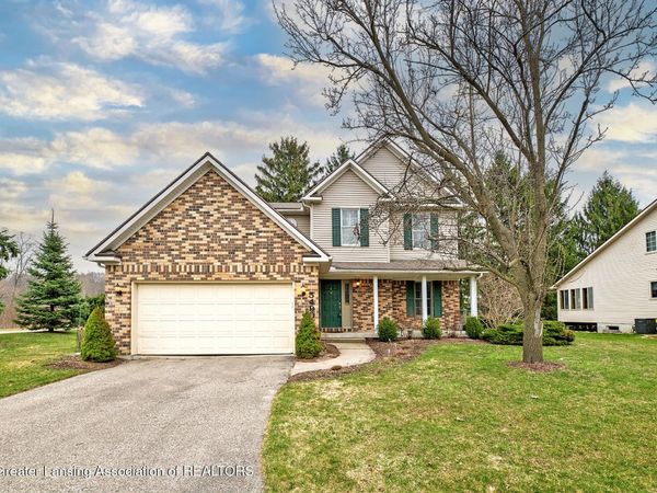 5490 Martinique Circle, East Lansing, MI 48823