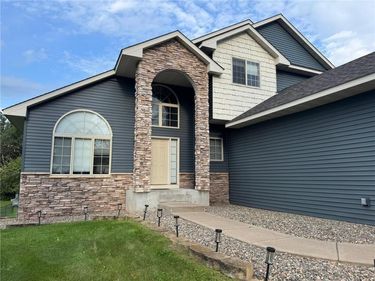 22608 Zion Parkway NW, Oak Grove, MN 55005