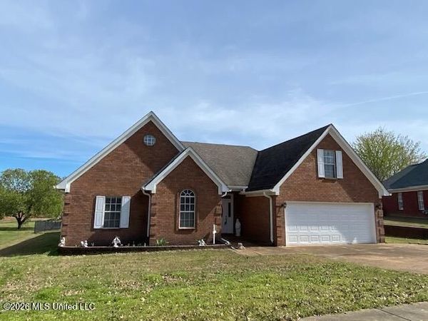 1268 S Lake Drive, Hernando, MS 38632