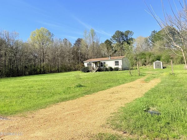 1015 Lomax Lane, Crystal Springs, MS 39059