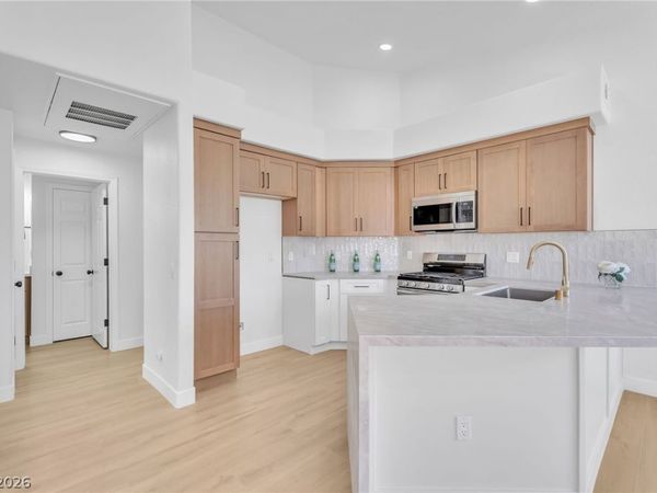 5225 W Reno Avenue , Unit 210, Las Vegas, NV 89118