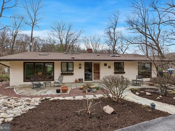 610 ARLYN CIRCLE, WAYNE, PA 19087