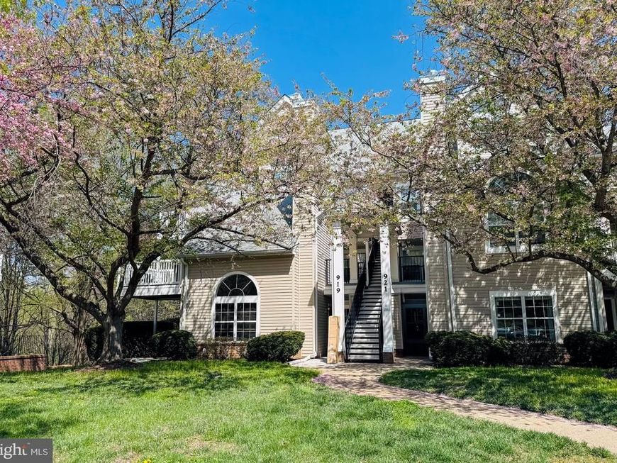 921 Hillside Lake Terrace, Unit 306, Gaithersburg, MD 20878 Main Photo
