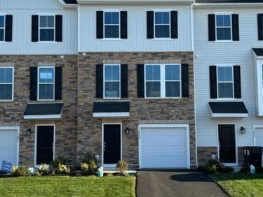 7688 CLAYTON AVENUE, COOPERSBURG, PA 18036