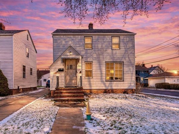 19211 Chickasaw Avenue , Cleveland, OH 44119