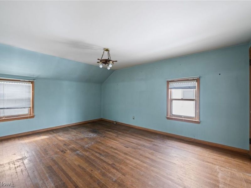 19211 Chickasaw Avenue, Cleveland, OH 44119 Photo 10