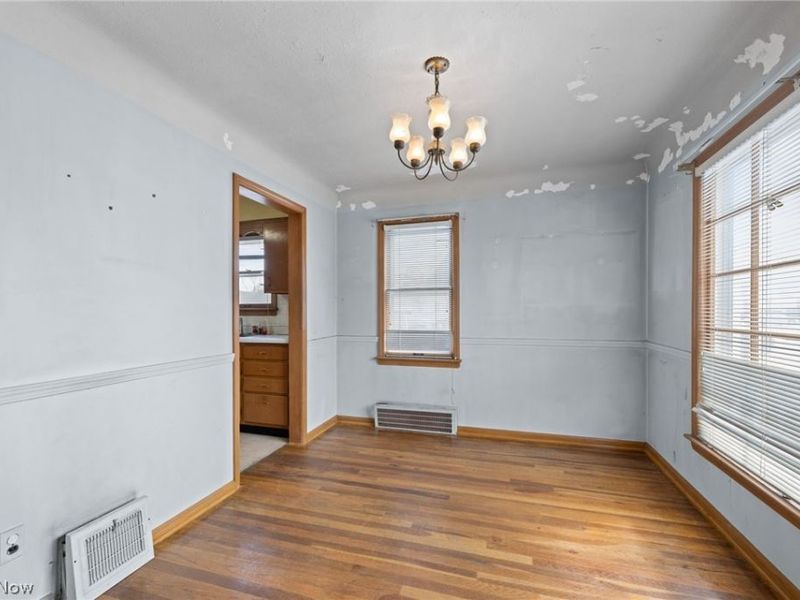 19211 Chickasaw Avenue, Cleveland, OH 44119 Photo 5