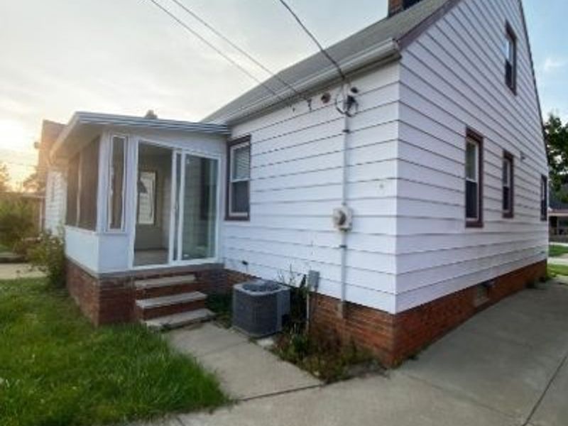 4207 Wood Avenue, Parma, OH 44134 Photo 2