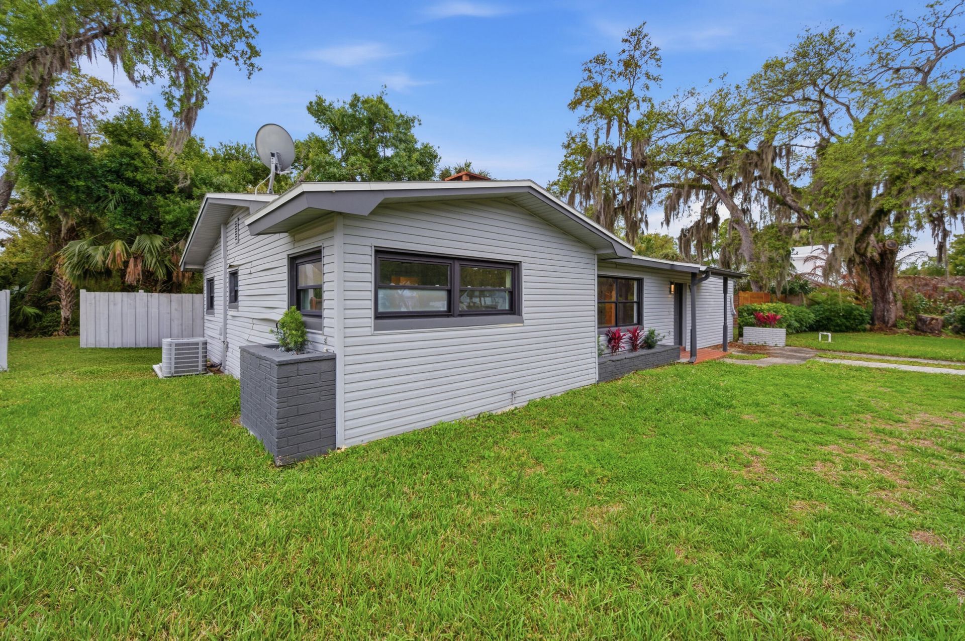 2529 Rainbow Drive, Fort Pierce, FL 34981 Photo