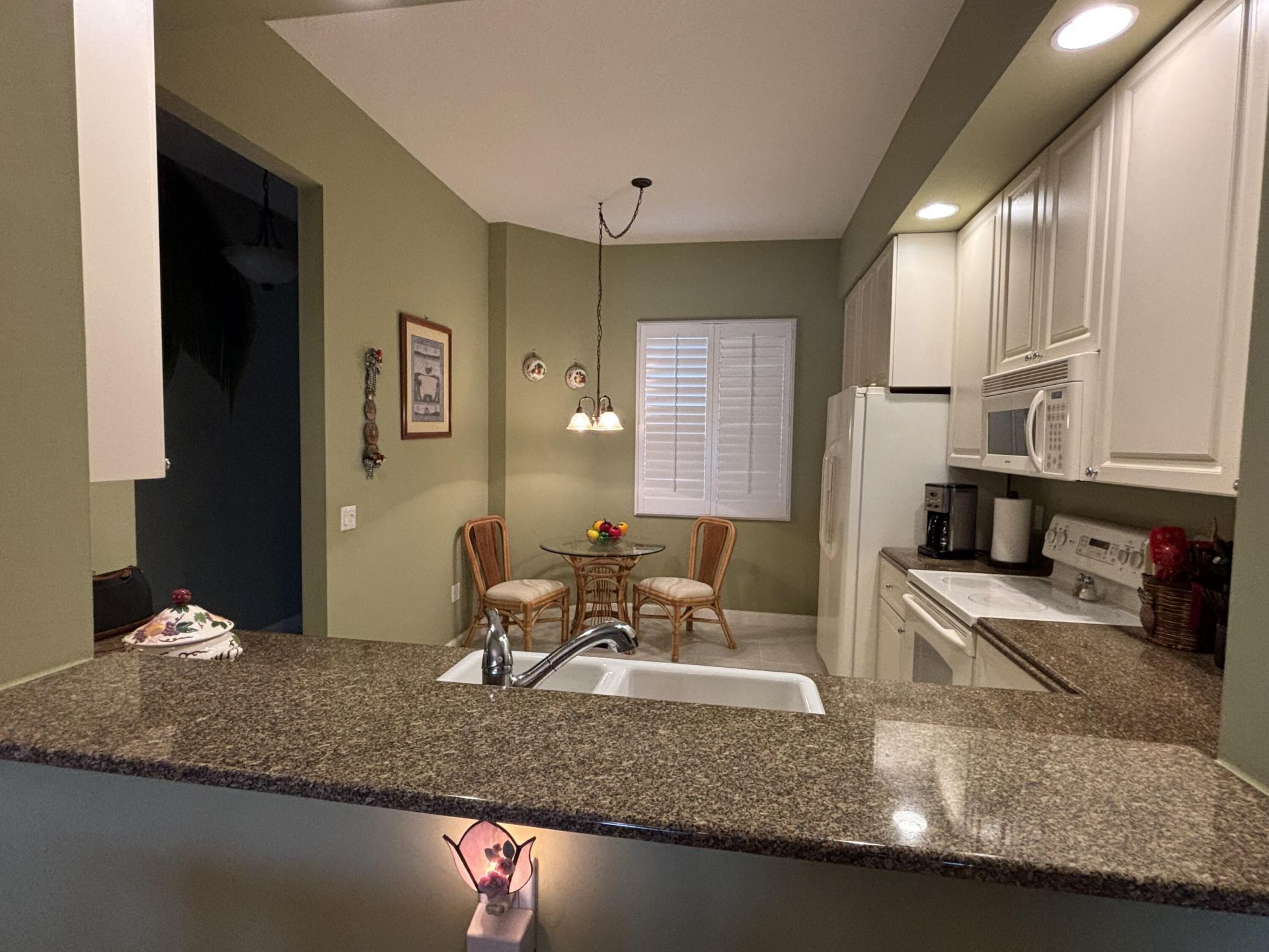 12 Harbour Isle Drive W, Unit 204, Fort Pierce, FL 34949 Photo