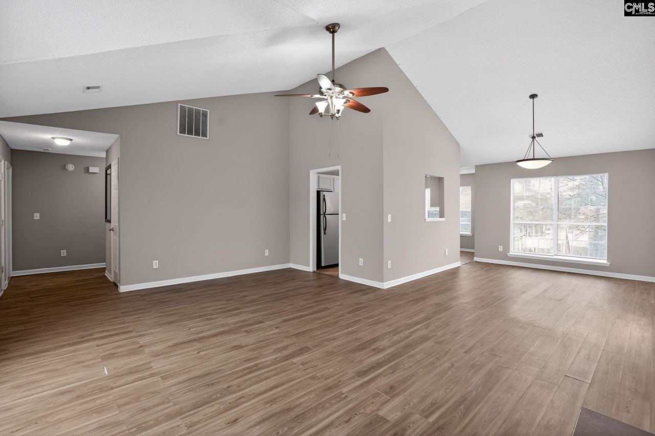 408 Thornfield Road Photo 10