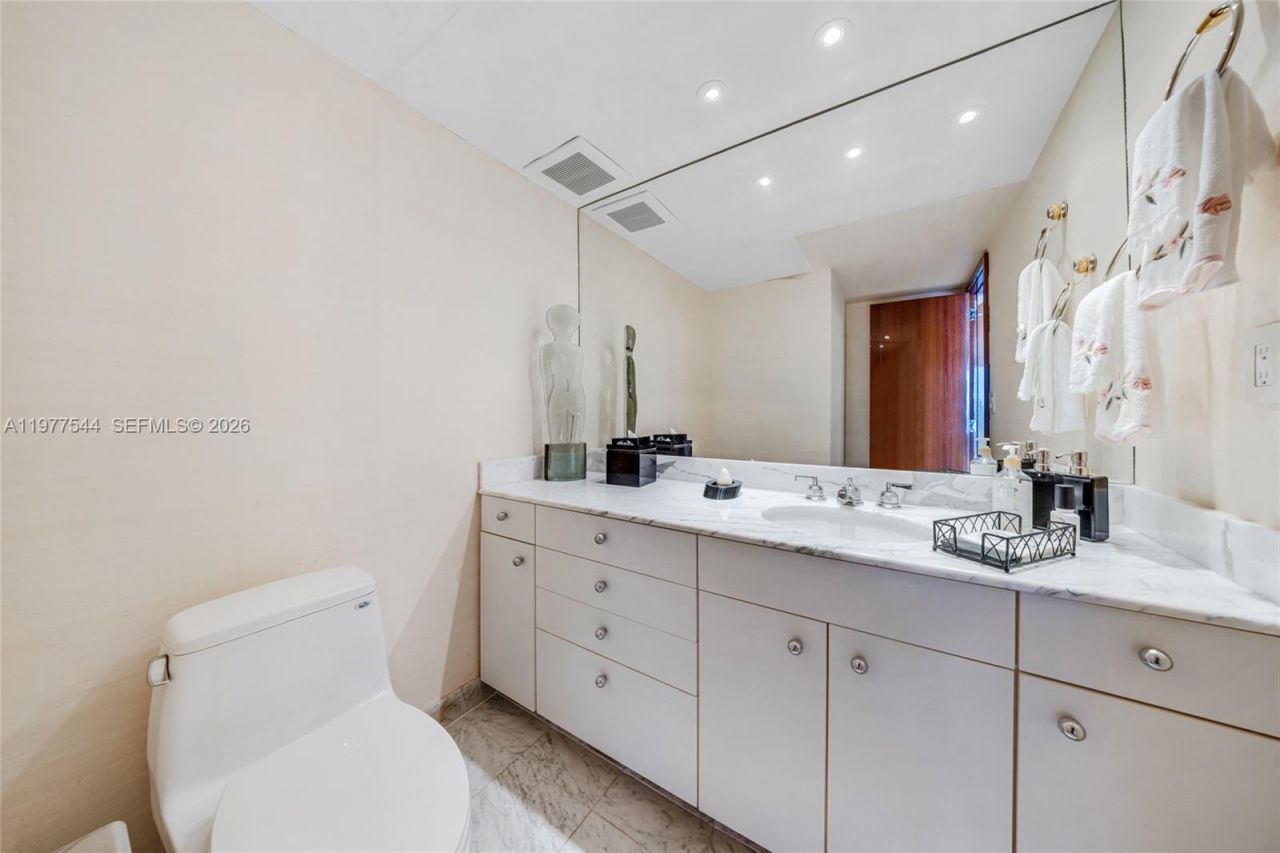 19355 Turnberry Way , Unit 23GR, Aventura, FL 33180 Photo