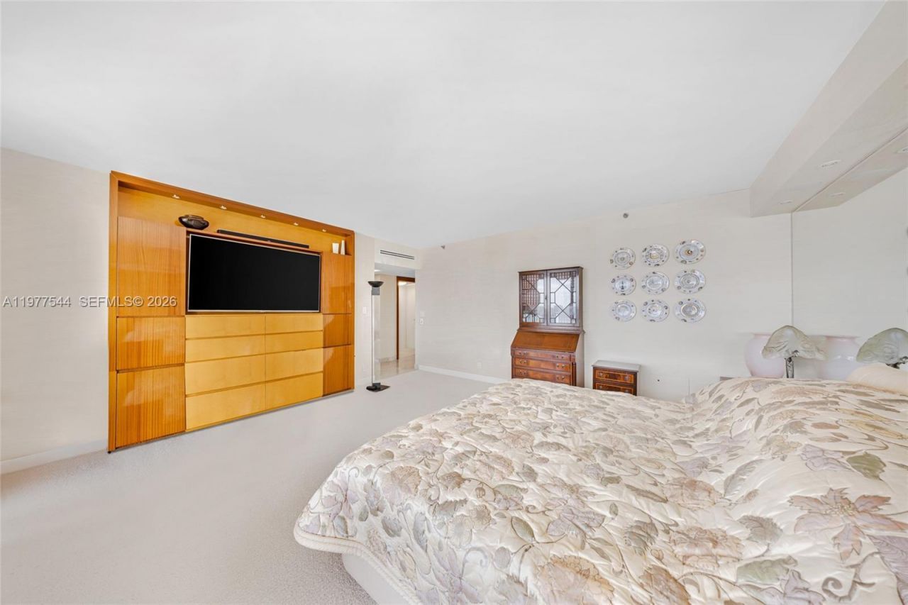 19355 Turnberry Way , Unit 23GR, Aventura, FL 33180 Photo