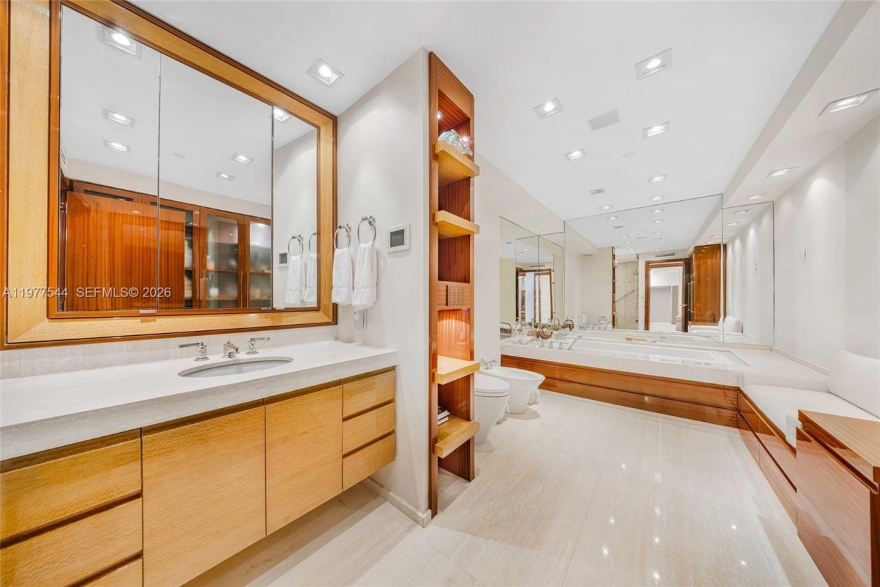 19355 Turnberry Way , Unit 23GR, Aventura, FL 33180 Photo