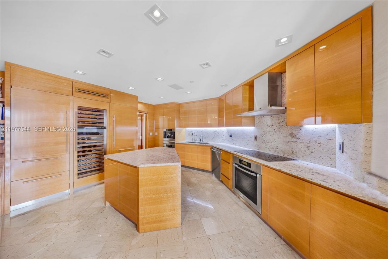 19355 Turnberry Way , Unit 23GR, Aventura, FL 33180 Photo