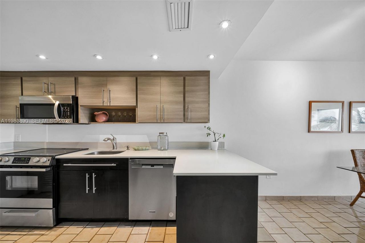 555 Crandon Blvd , Unit 53, Key Biscayne, FL 33149 Photo