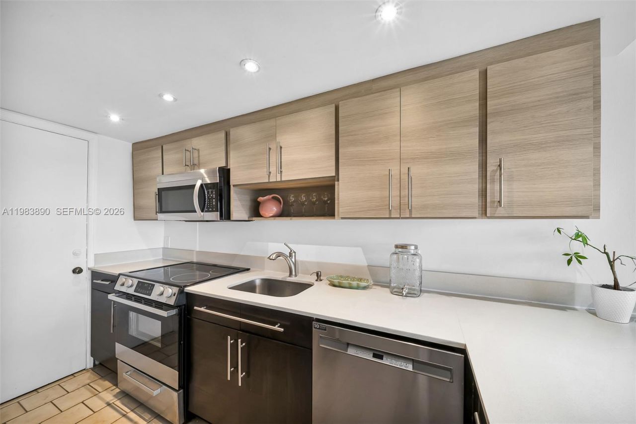 555 Crandon Blvd , Unit 53, Key Biscayne, FL 33149 Photo