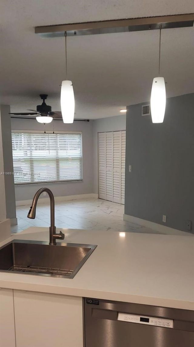 731 Vista Isles Dr, Unit 1511, Sunrise, FL 33325 Photo