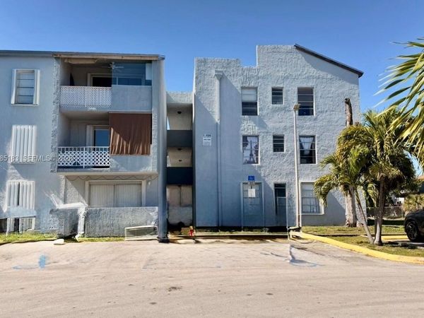 1725 W 60th St , Unit F216, Hialeah, FL 33012