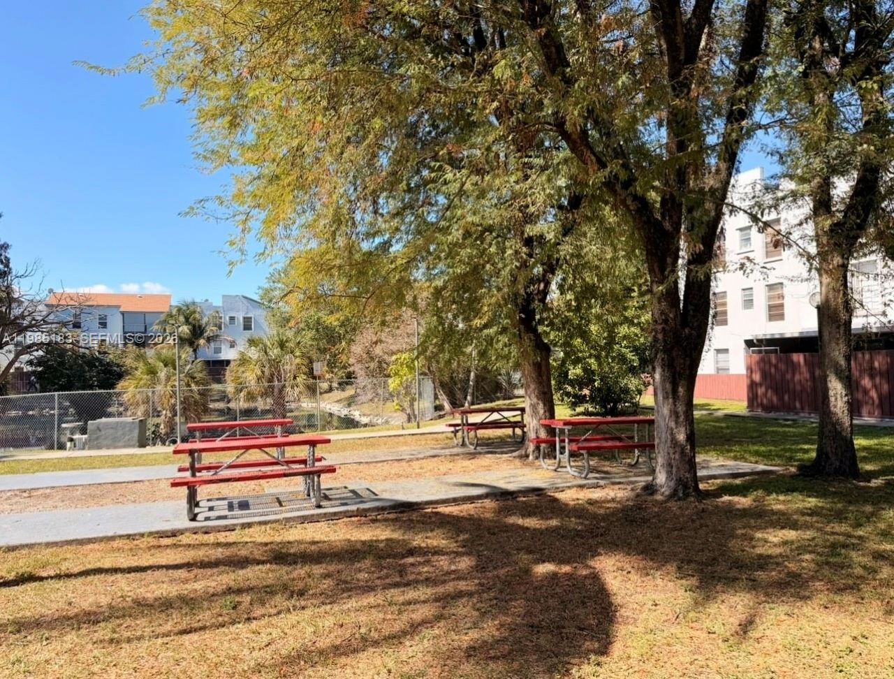 1725 W 60th St , Unit F216, Hialeah, FL 33012 Photo