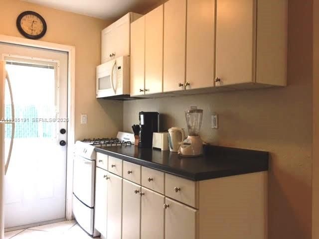 7315 Byron Ave , Unit 6, Miami Beach, FL 33141 Photo