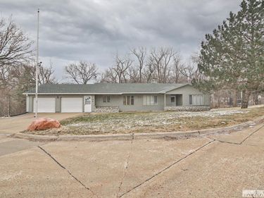 112 Oak Court , Weeping Water, NE 68463
