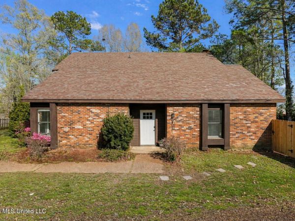 5 Dove Way Circle, Clinton, MS 39056