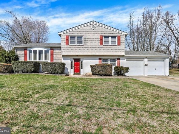 18 LAWNSIDE DRIVE, LAWRENCE TOWNSHIP, NJ 08648
