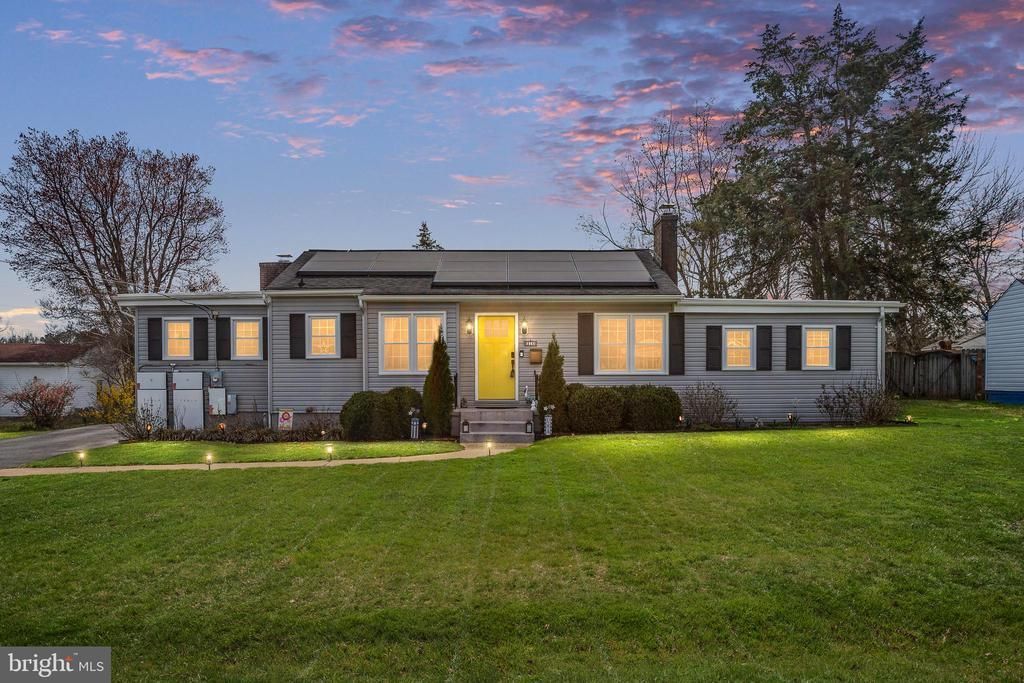 216 Lorraine Avenue, Fredericksburg, VA 22408 Main Photo