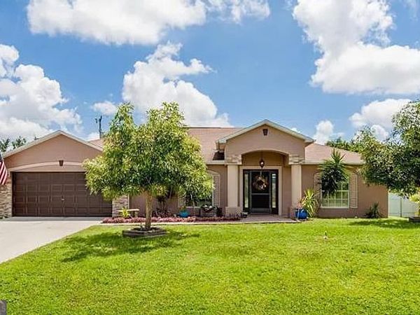 403 SW 28th Place, Cape Coral, FL 33991