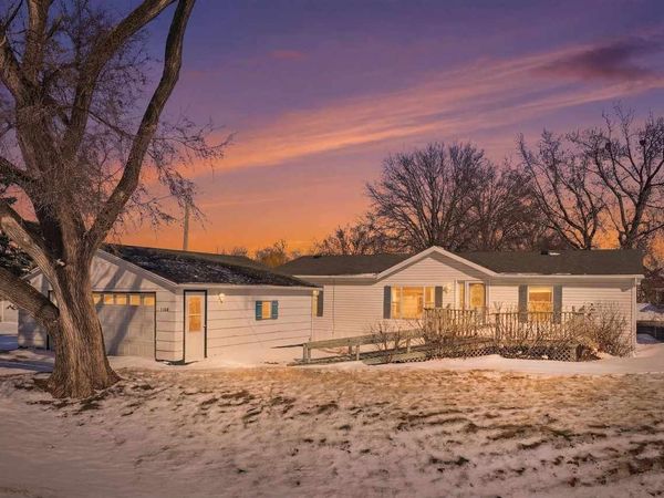 1920 W Main St, Washington, IA 52353