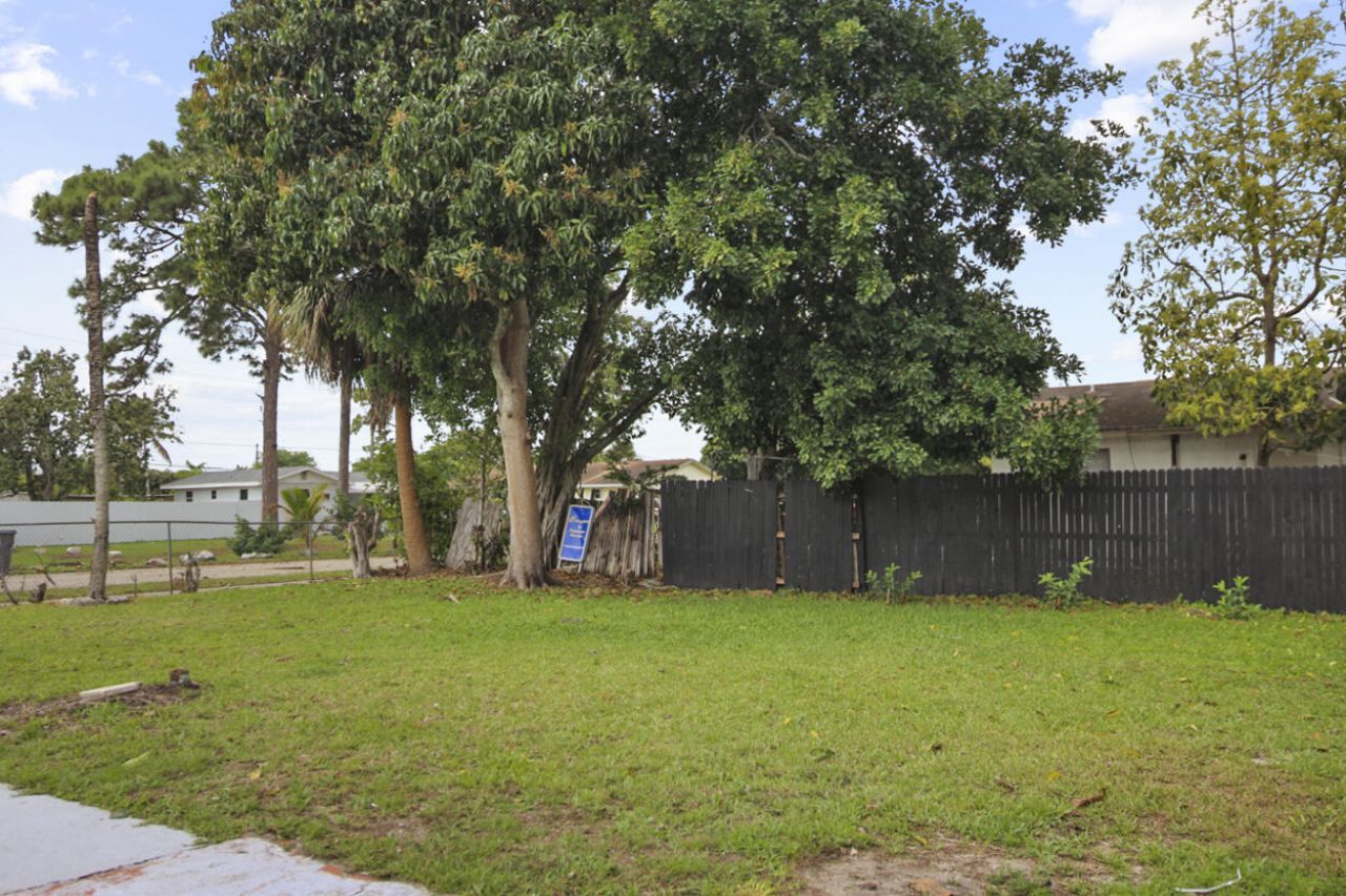 5231 Norma Elaine Road, West Palm Beach, FL 33417 Photo