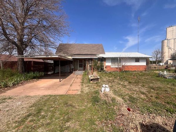 1243 Maple Street, Nash, OK 73761