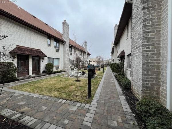 42 Sintsink Drive E, Unit 4, Port Washington, NY 11050