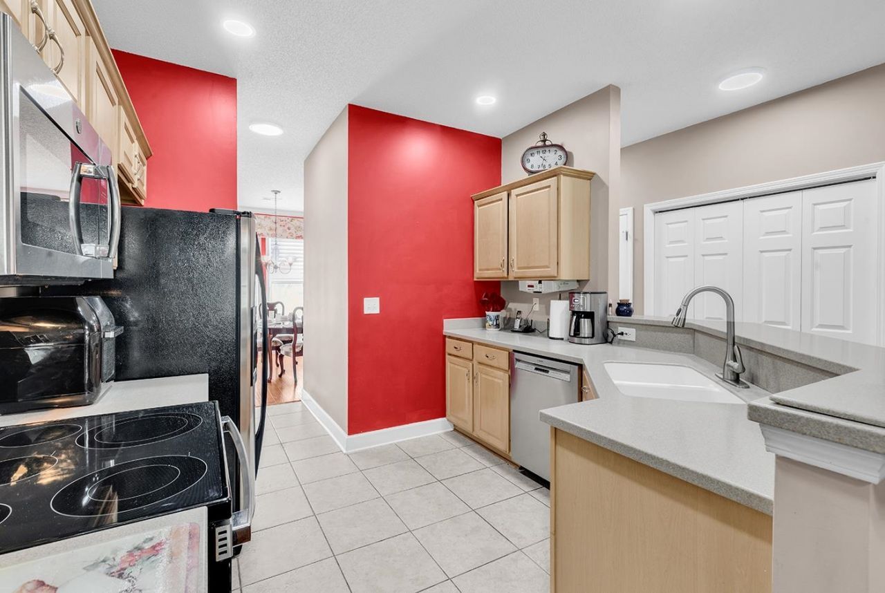 6095 Catalina Dr. Photo 11