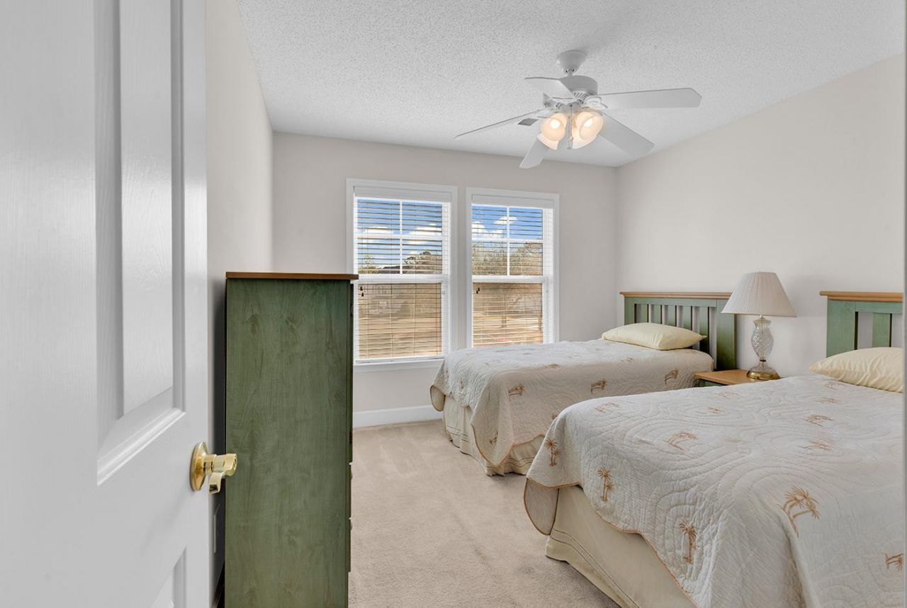 6095 Catalina Dr. Photo 31