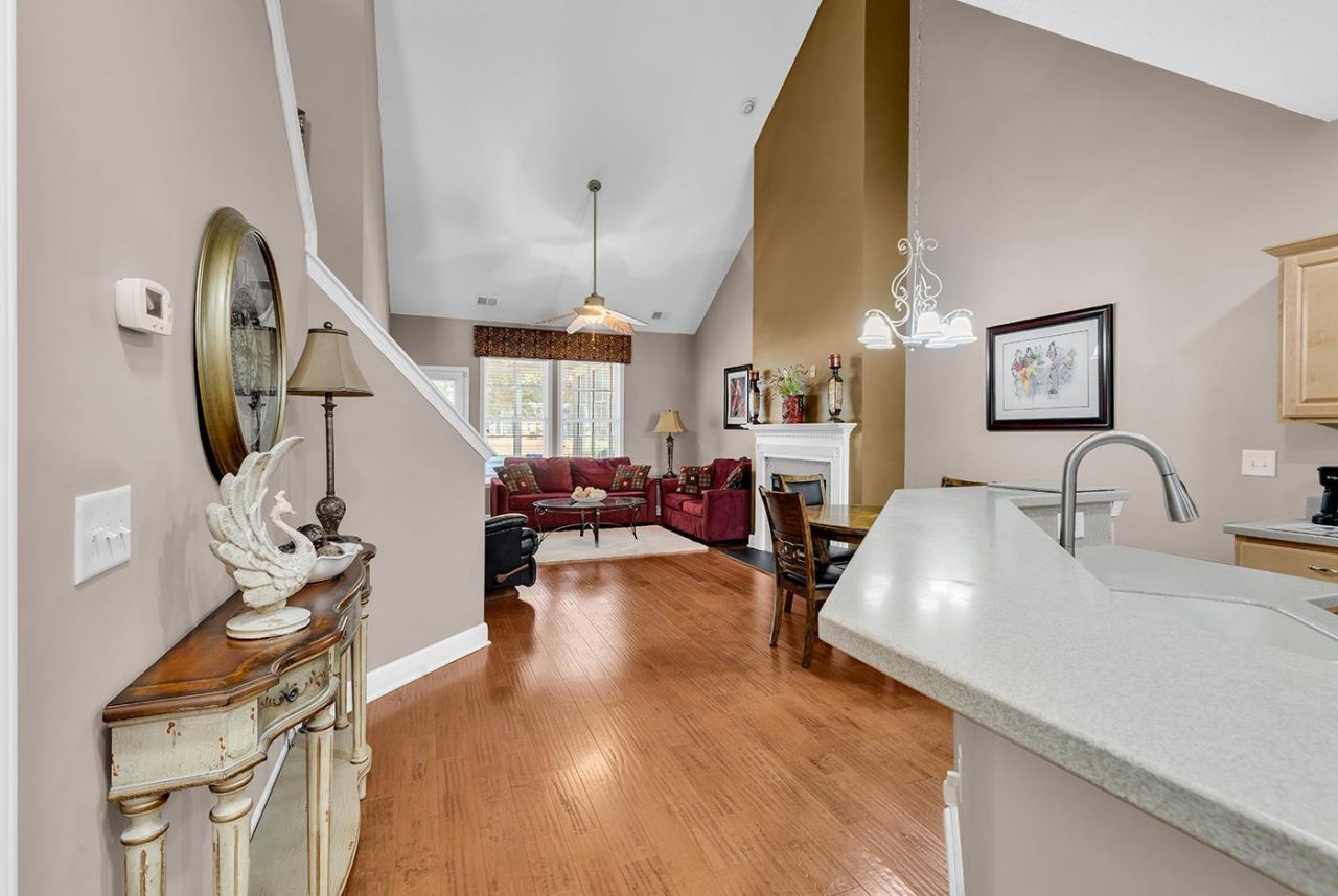 6095 Catalina Dr. Photo 9