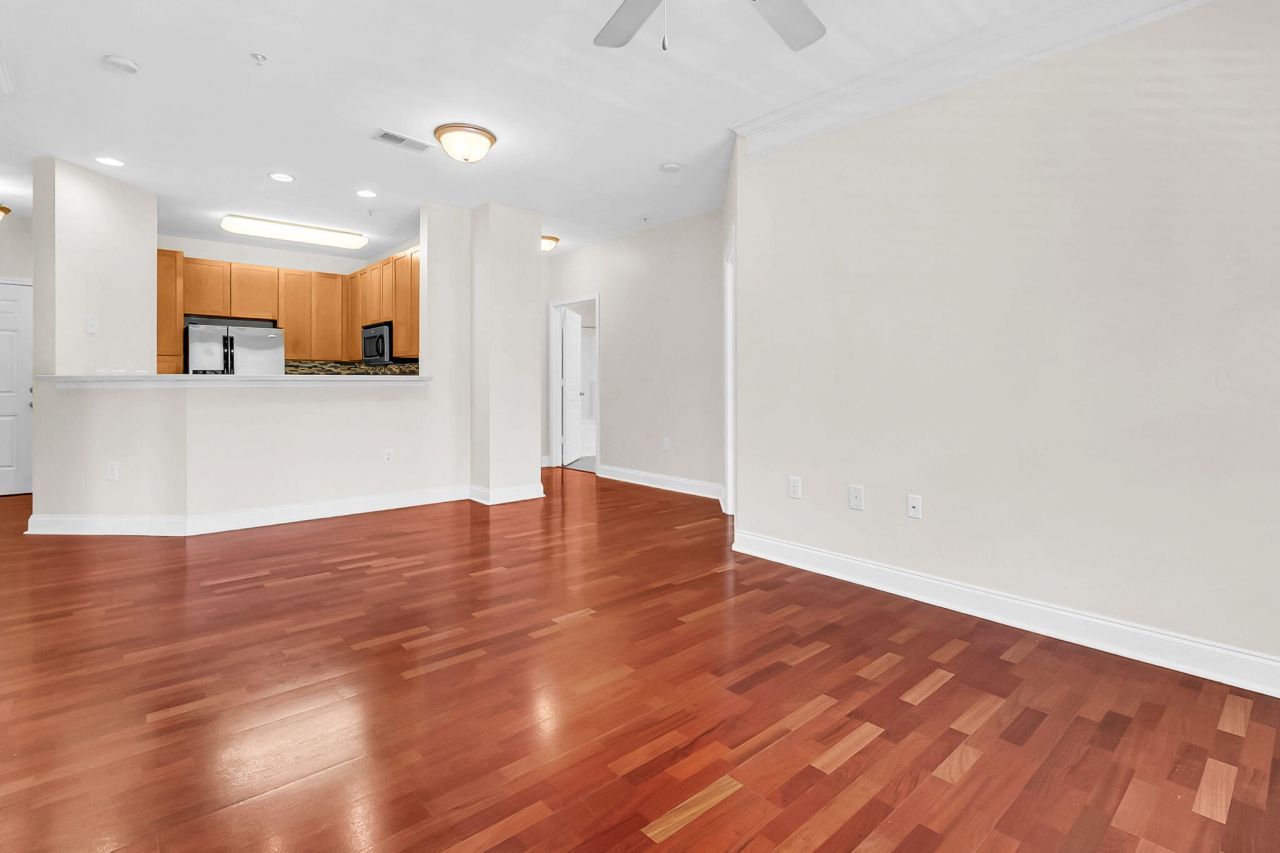 1410 Basildon Road Photo 10