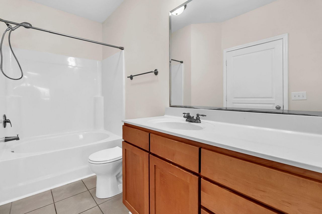 1410 Basildon Road Photo 22