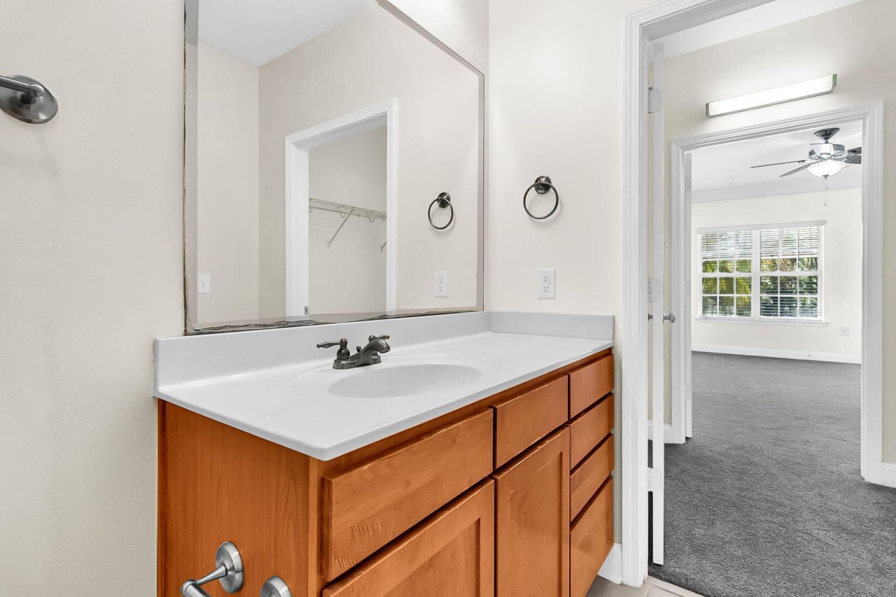 1410 Basildon Road Photo 24