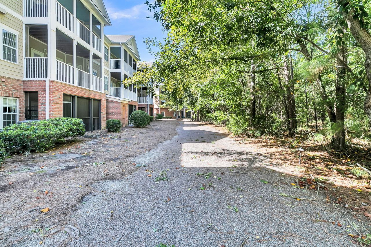 1410 Basildon Road Photo 34