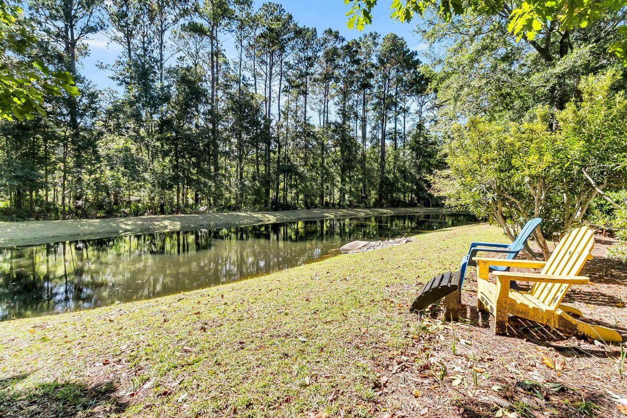 1410 Basildon Road Photo 37