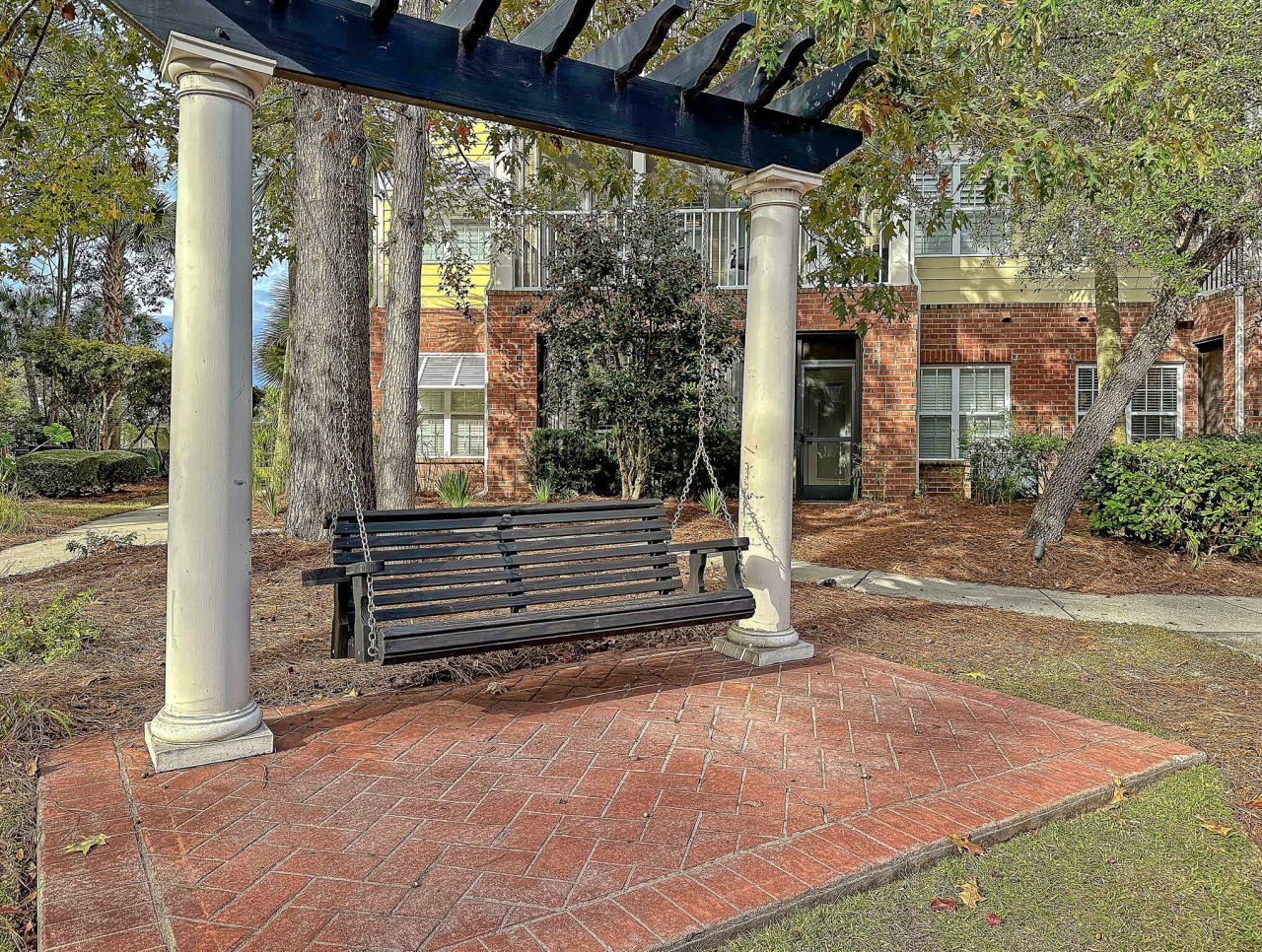 1410 Basildon Road Photo 38