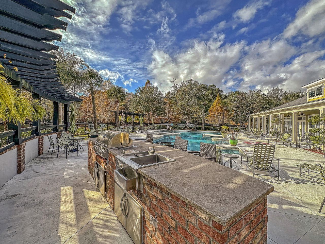 1410 Basildon Road Photo 51