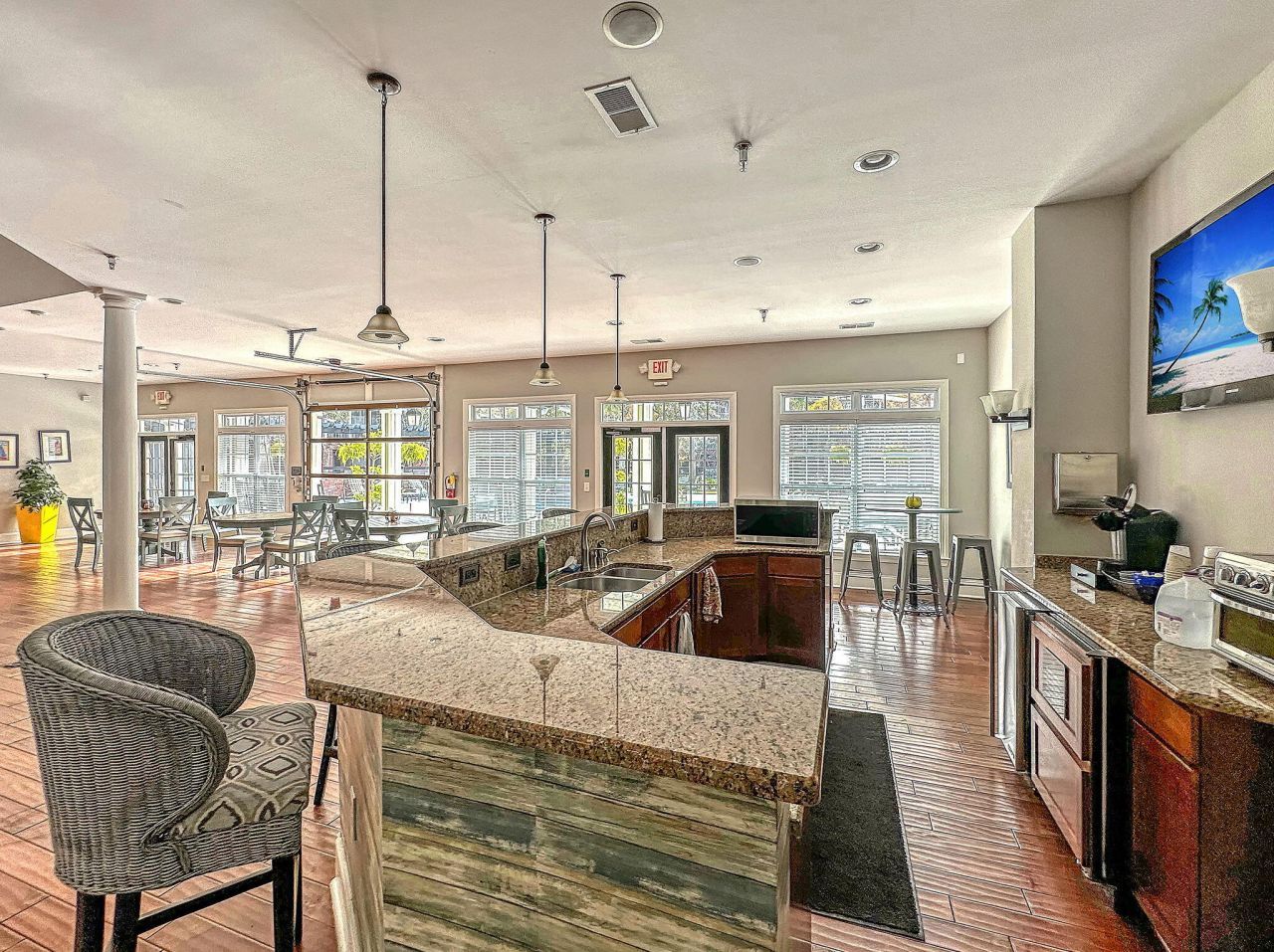 1410 Basildon Road Photo 52