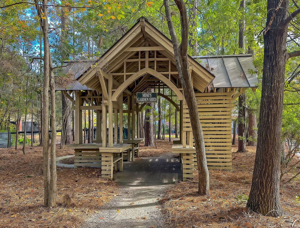 1410 Basildon Road Photo 55