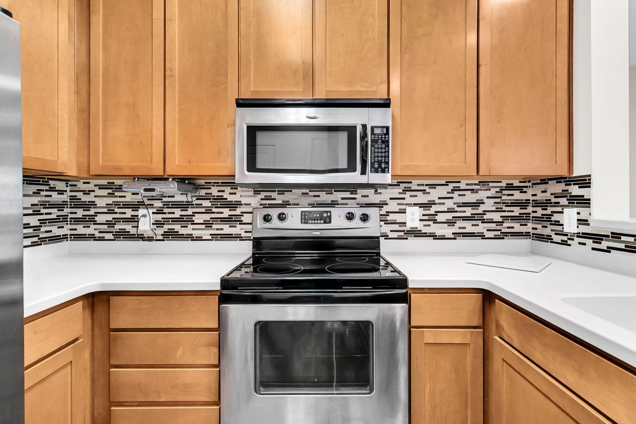 1410 Basildon Road Photo 6