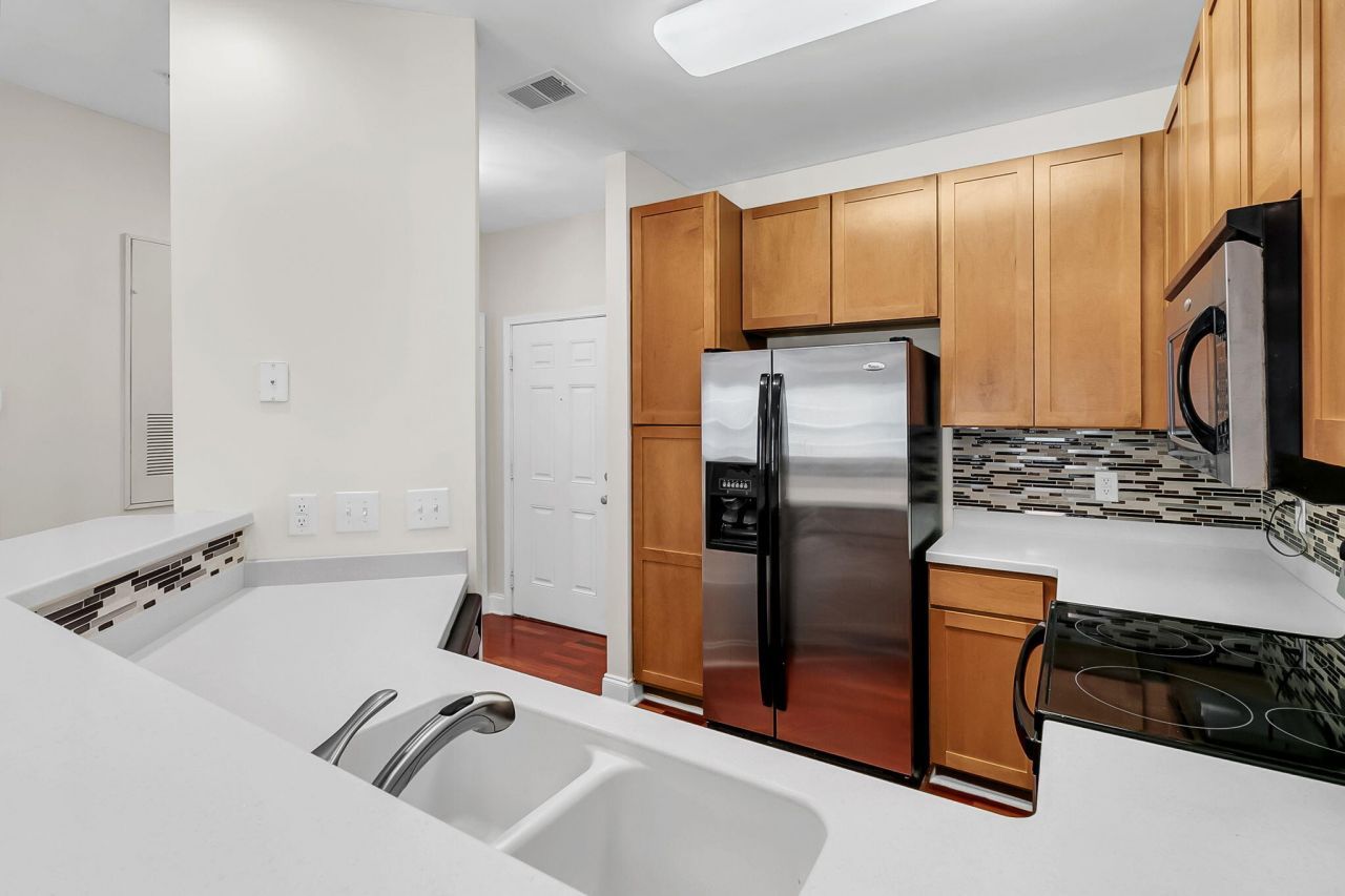 1410 Basildon Road Photo 9