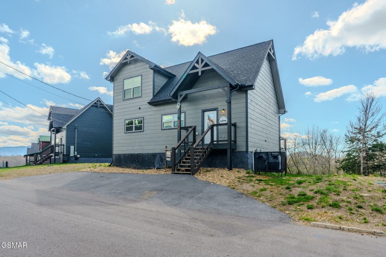 2053 Eagle Feather Drive, Sevierville, TN 37876 Main Photo