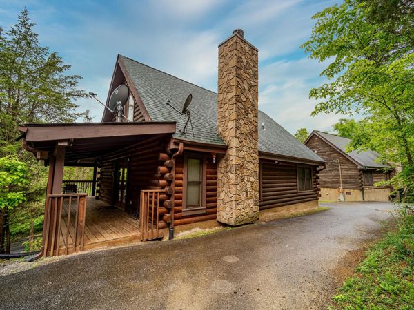 1134 Carroll Hill Lane, Sevierville, TN 37876